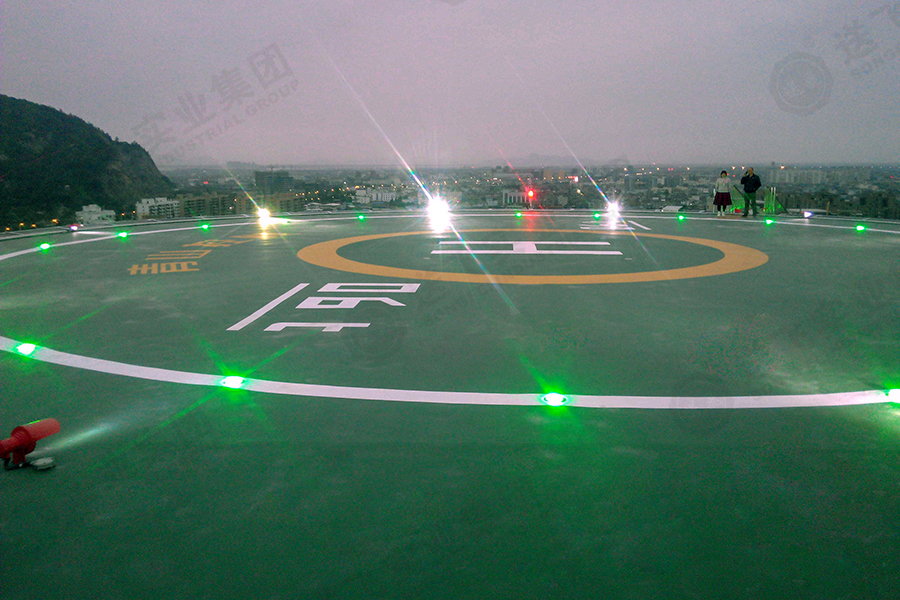 浙江温州▪青山控股集团总部大楼 屋顶直升机坪的灯光调试图1